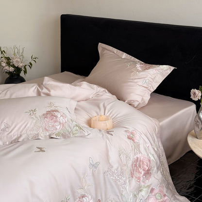 Luxuriöses Satin-Bettwäsche-Set mit floraler Stickerei und seidenweichem Finish Brehn
