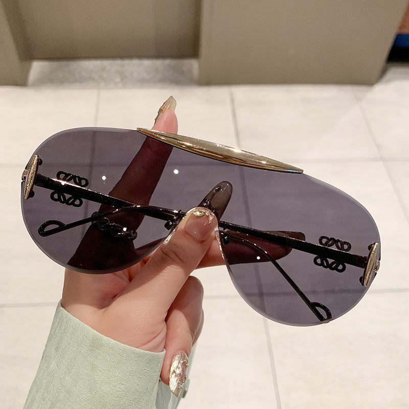 Damen elegante oversized Sonnenbrille mit stilvollem transparentem Rahmen Brehn