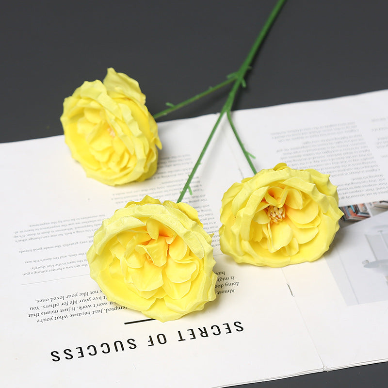 Elegante Seidenblume mit Stiel für die Wohnkultur dekorieren