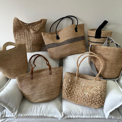 Handgefertigte Strohtasche mit Modischem Streifenmuster Brehn