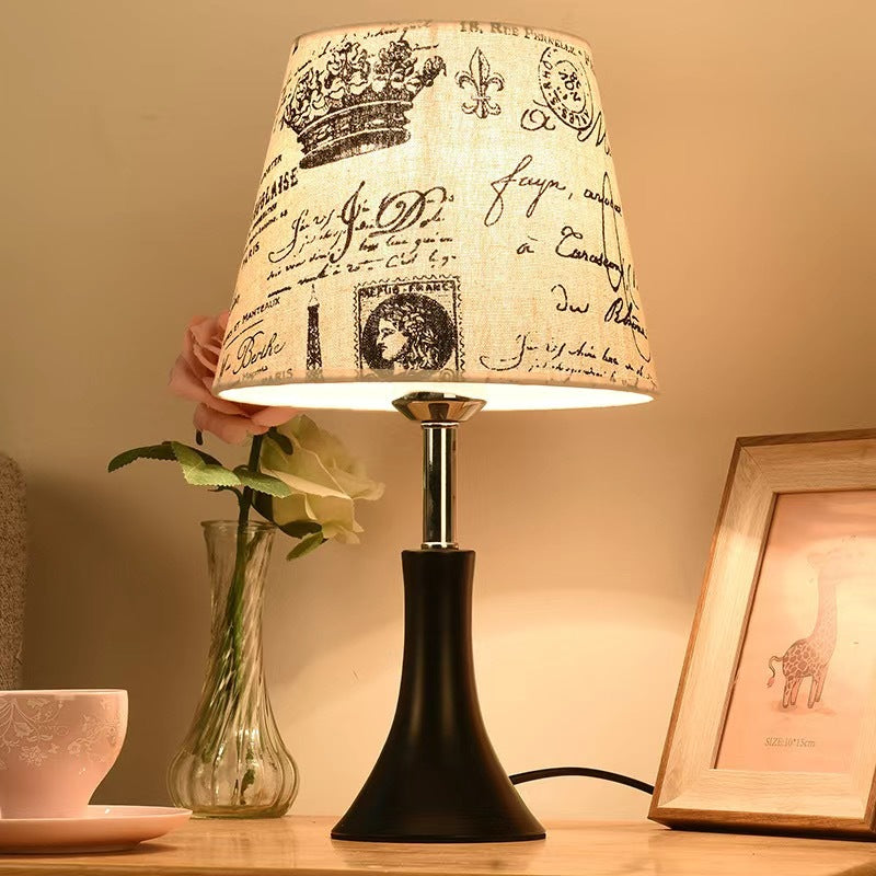 Künstlerische Stoffschirm Tischlampe