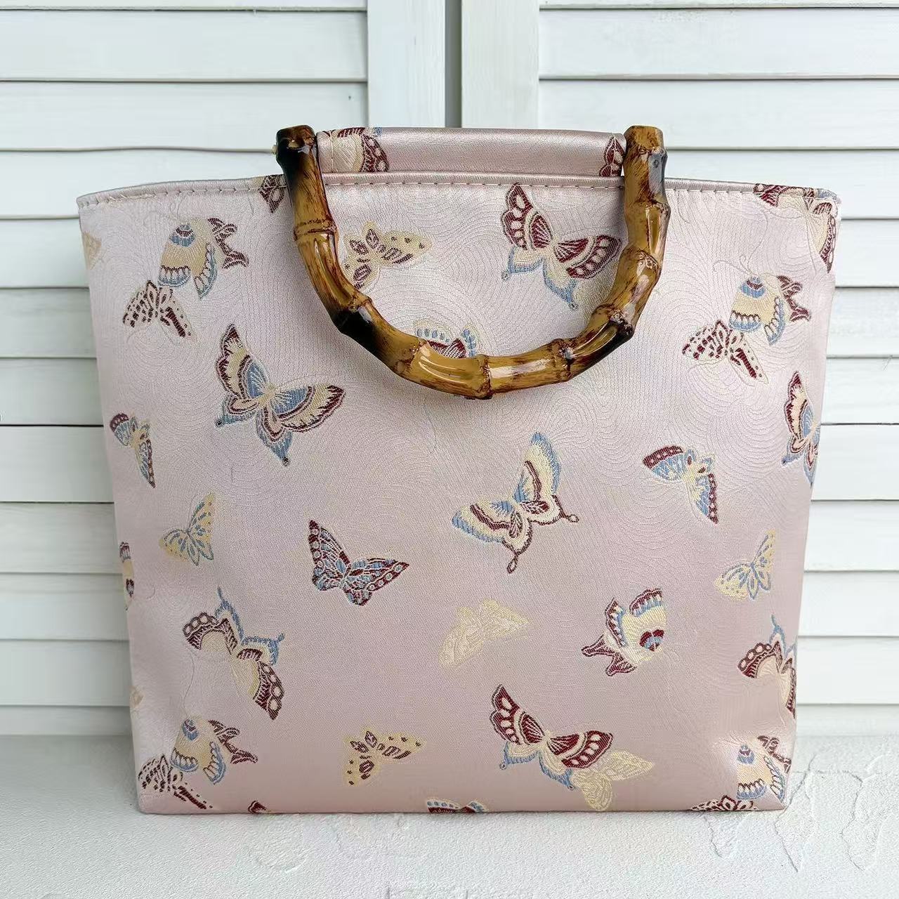 Handgefertigte Tasche mit Bambusgriffen Brehn