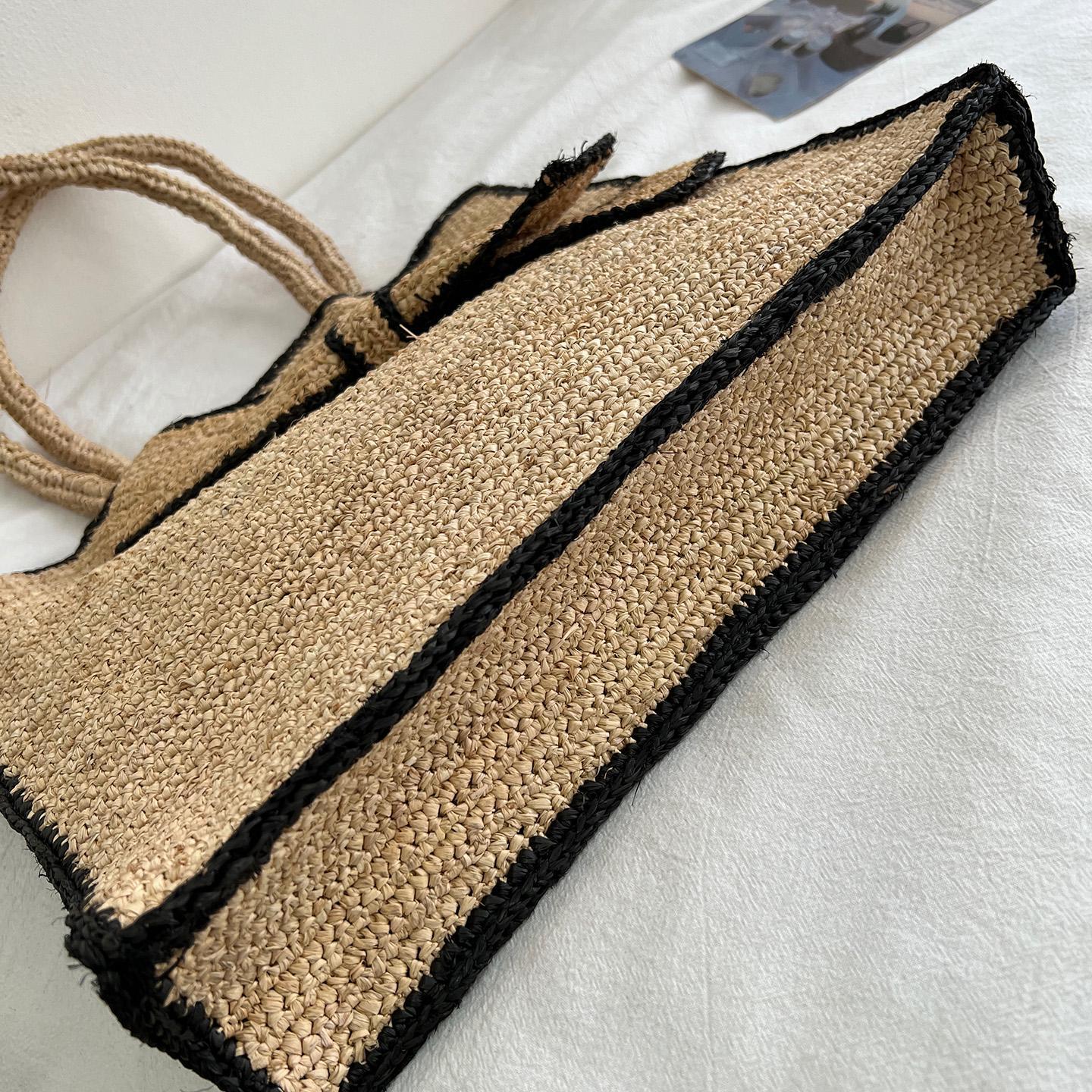 Handgefertigte Stricktasche mit Floralem Design Brehn