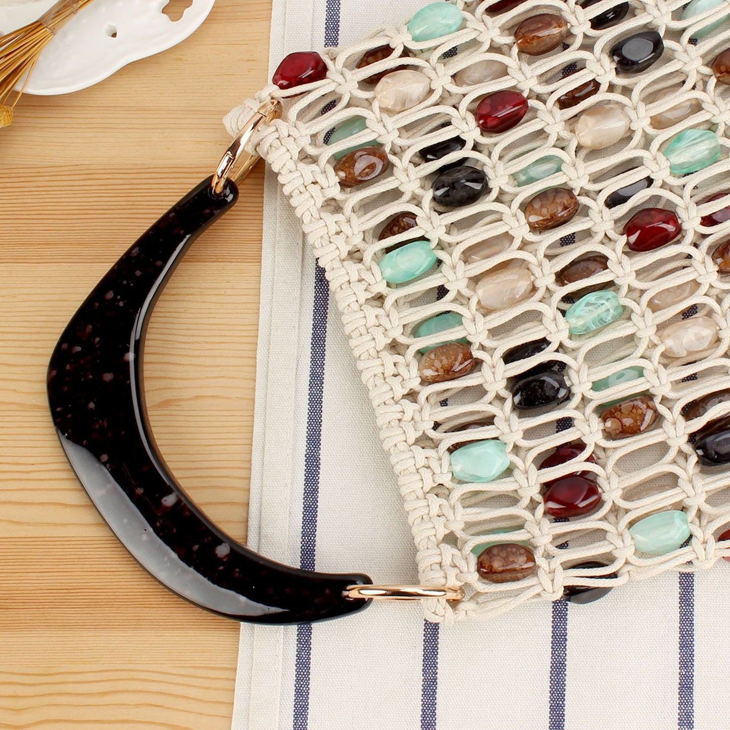 Handtasche mit Buntem Schmuckelement Brehn