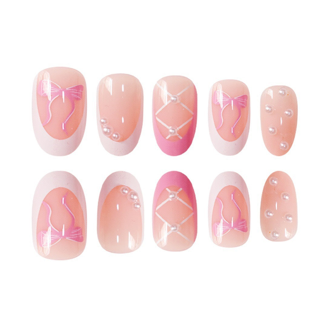 Elegantes dekoratives Nagelkunstdesign Brehn