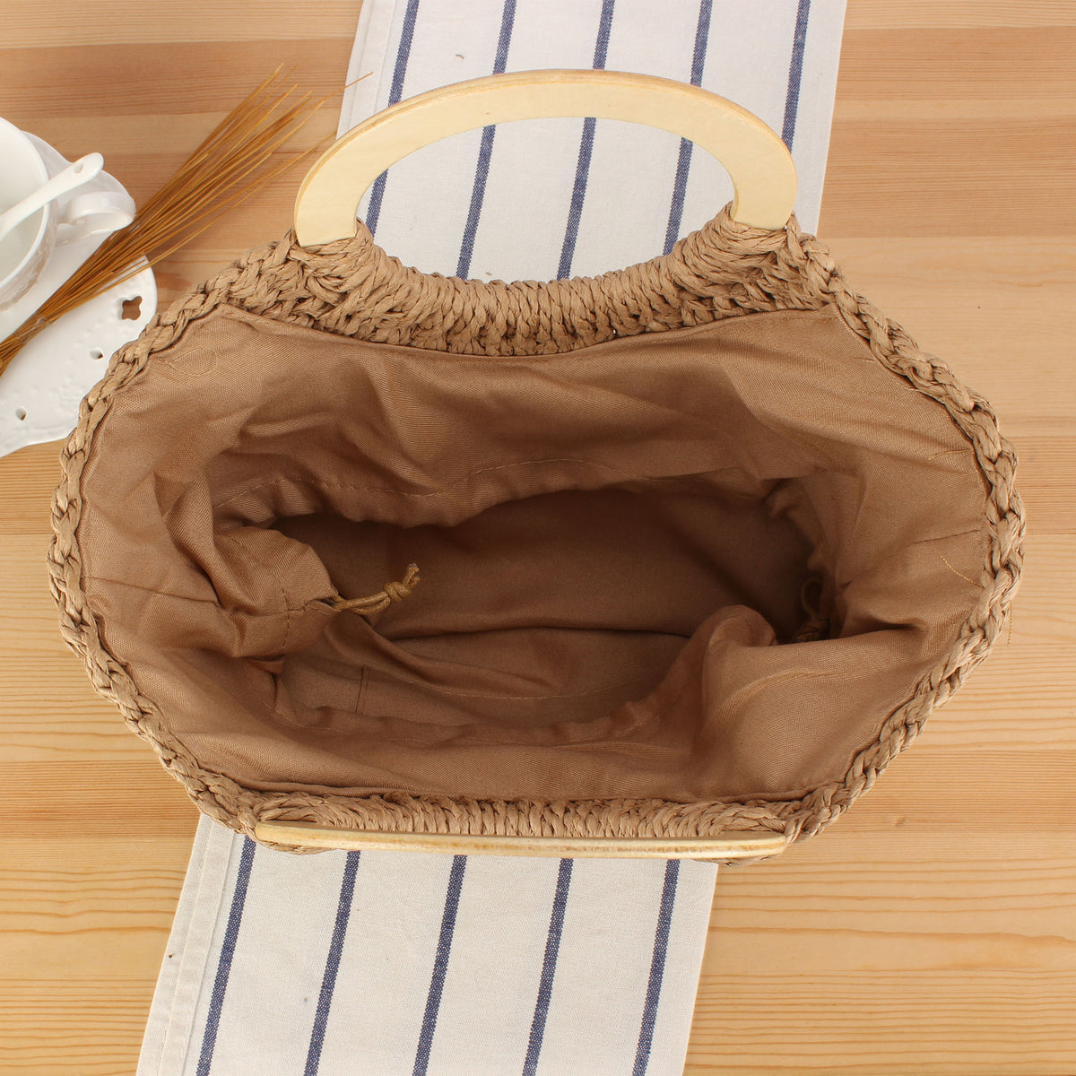 Designer Tasche Aus Handgearbeitetem Korbgeflecht mit Holzgriff Brehn