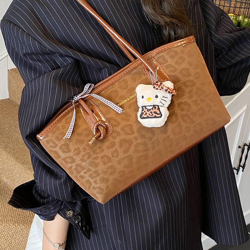Texturierte Handtasche