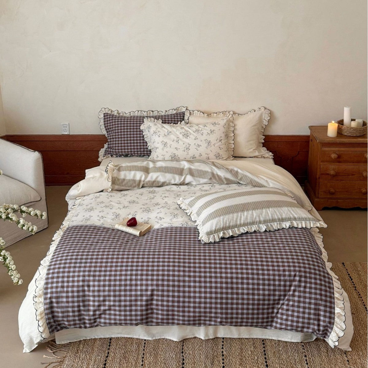 Rüschenspitze Wendbares Gingham- und Blumenbettbezug-Set