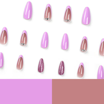 Kunstvolle Nagelkunst mit Glitzer- und Ombre-Effekten Brehn
