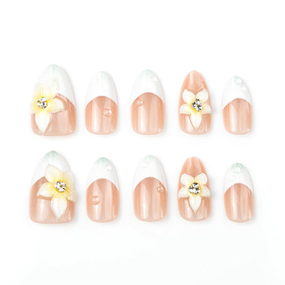 Kunstnagelset mit eleganten floralem Design Brehn