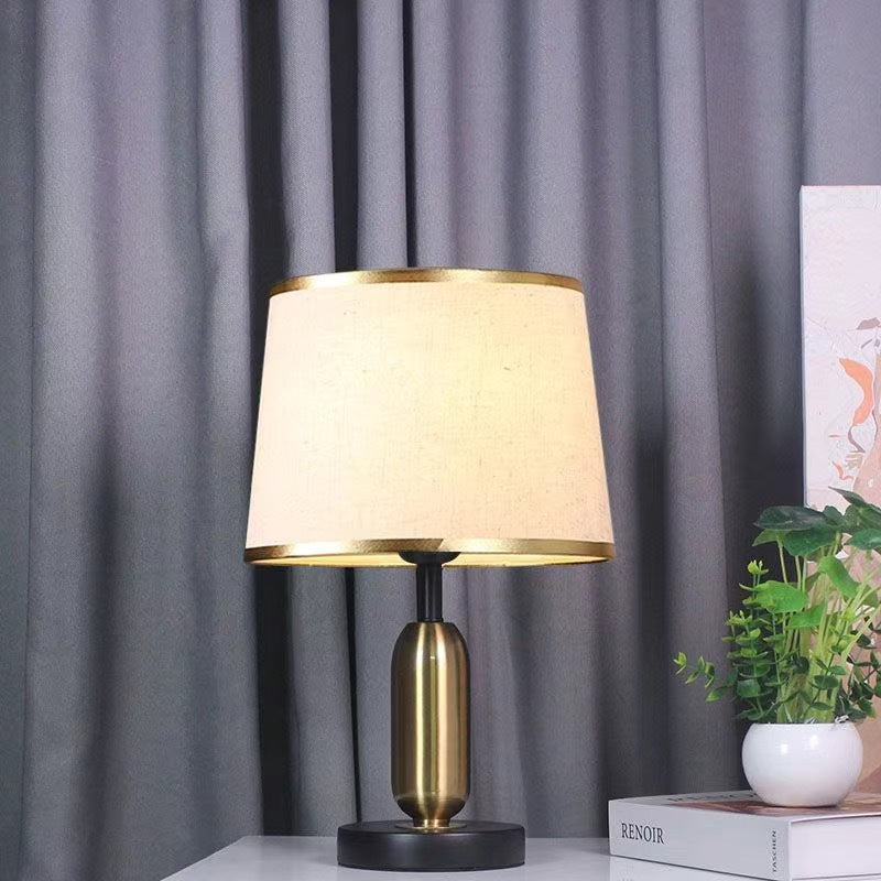 Elegante Tischlampe 1788617654