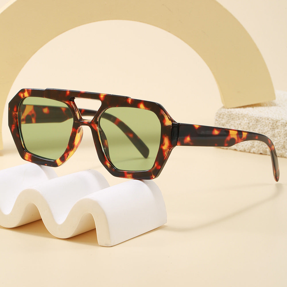 Damen geometrische Sonnenbrille im extravaganten Design Brehn