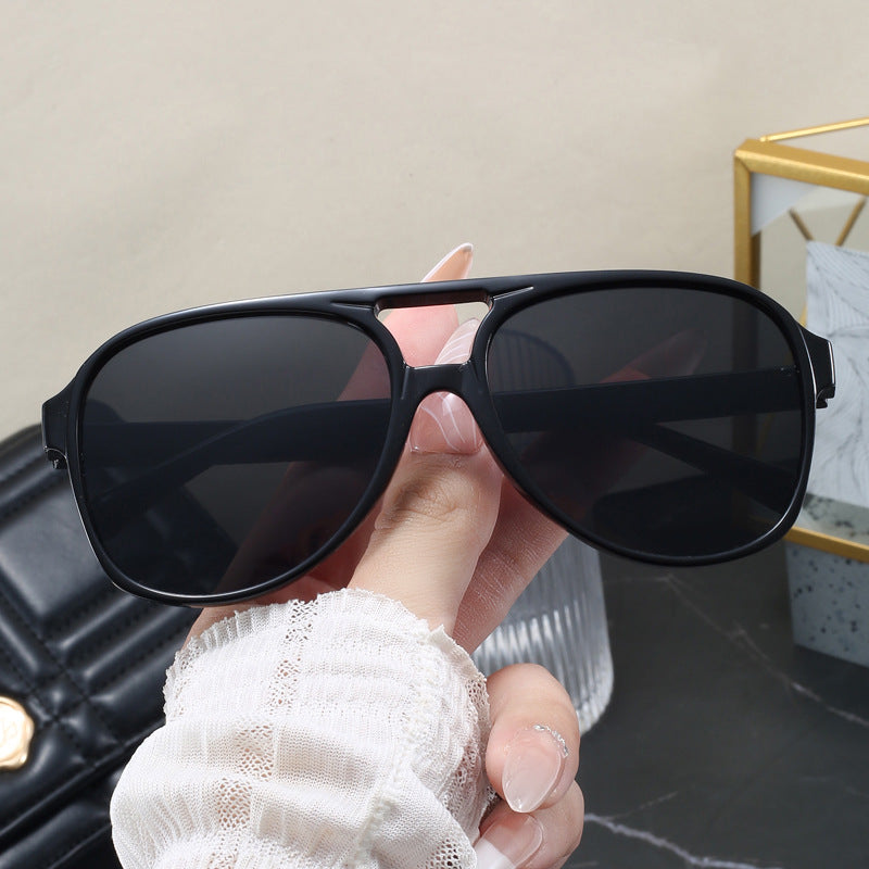 Damen Oversized Sonnenbrille mit sportlichem Design Brehn
