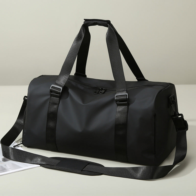 Sportliche Reisetasche Mit Wasserabweisendem Material Und Mehreren Fächern Brehn