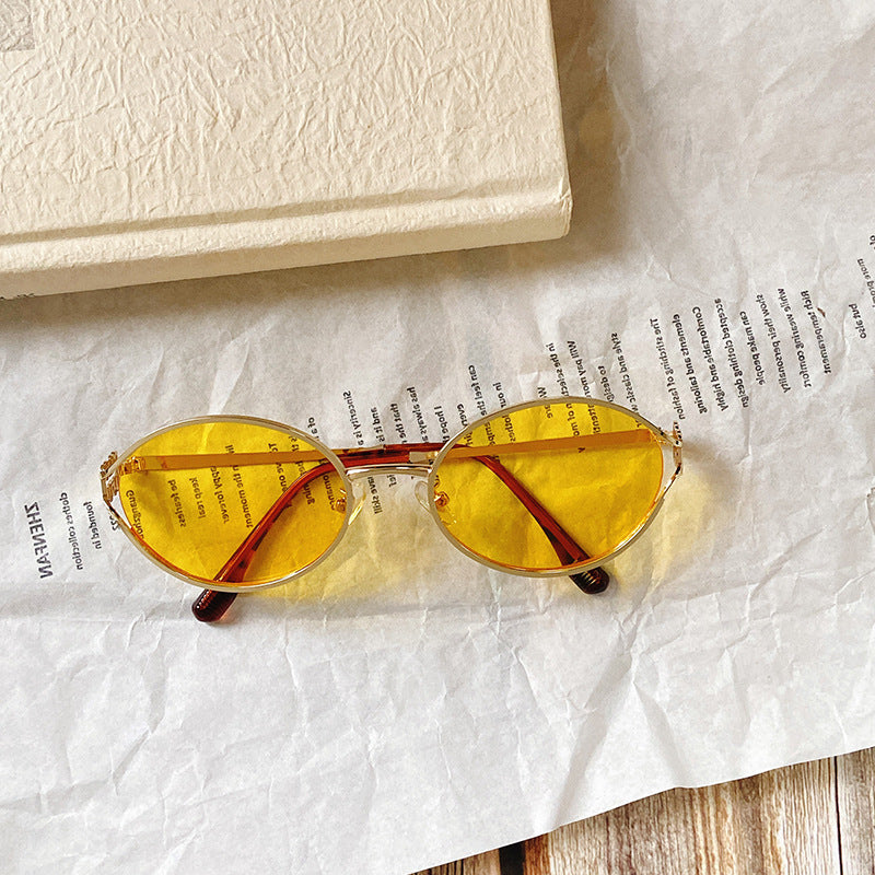 Runde Sonnenbrille mit Goldenen Akzenten Brehn