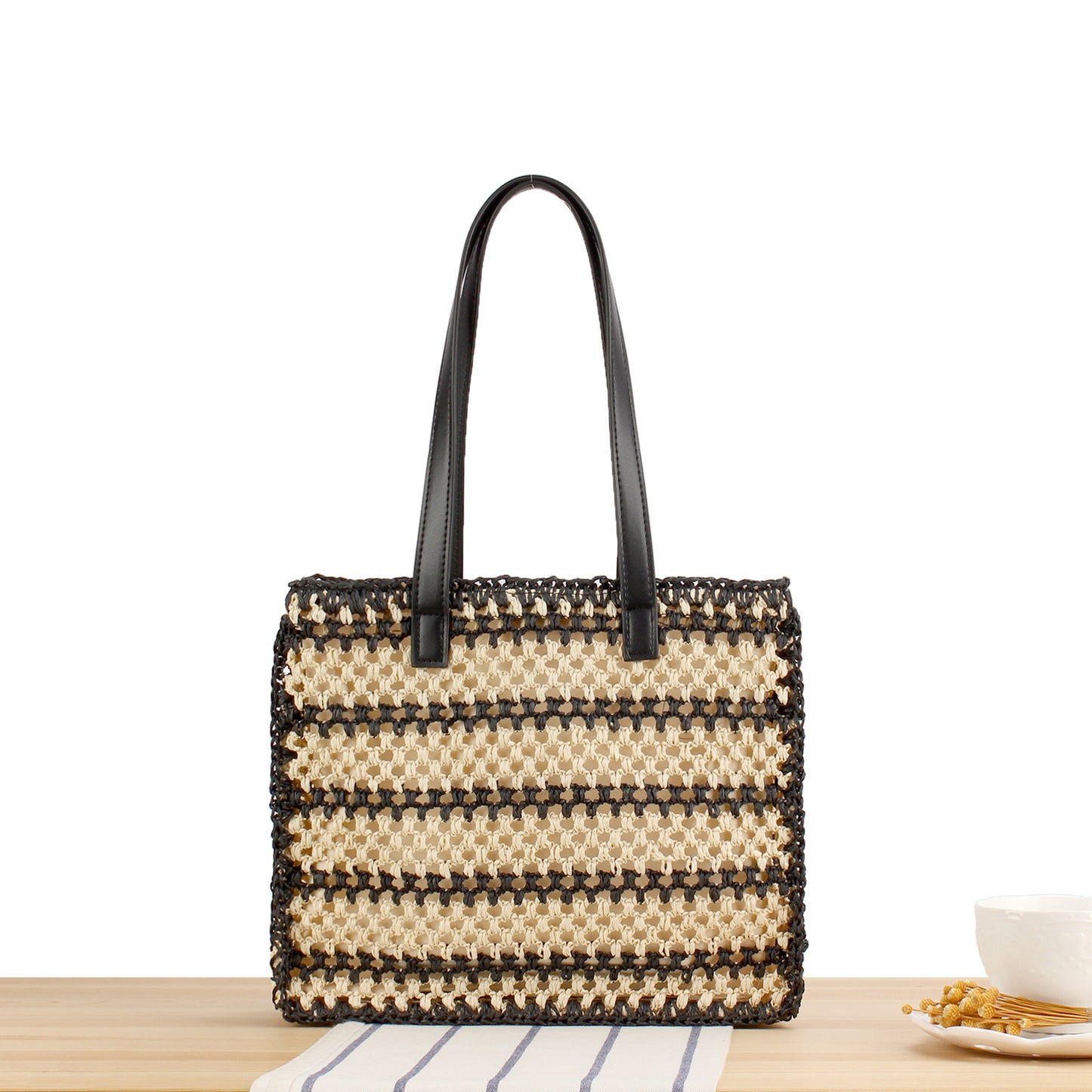 Handtasche mit Langlebigem Geflochtenem Design und Eleganten Ledergriffen Brehn