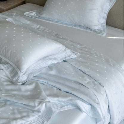 Luxuriöses Satin-Bettwäsche-Set mit Spitzenrand und Herzmotiv