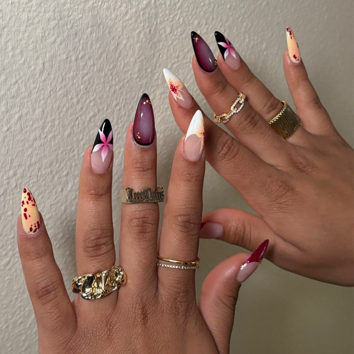 Künstlerische Stiletto Press-On Nail Kollektion