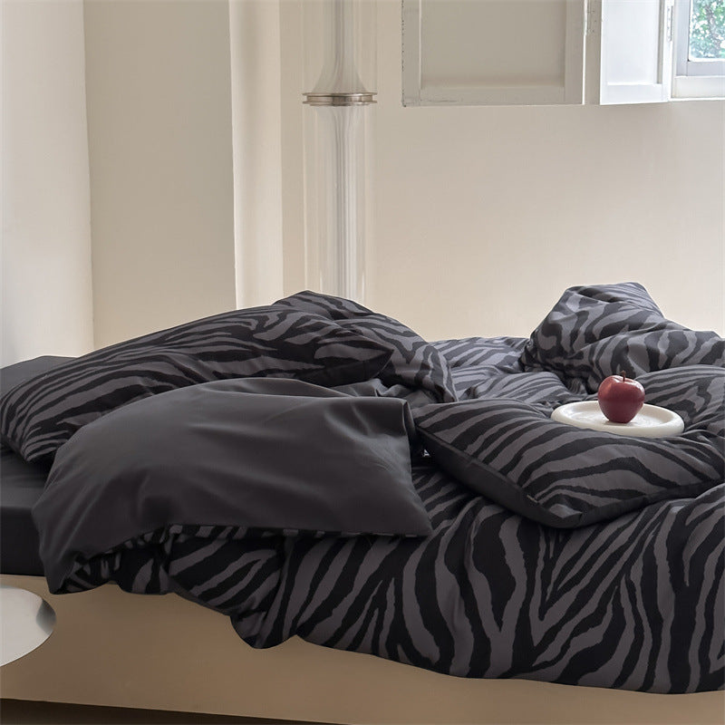 Gepunktete Bettwäschegarnitur aus Baumwoll‑Satin mit extra weichem Griff