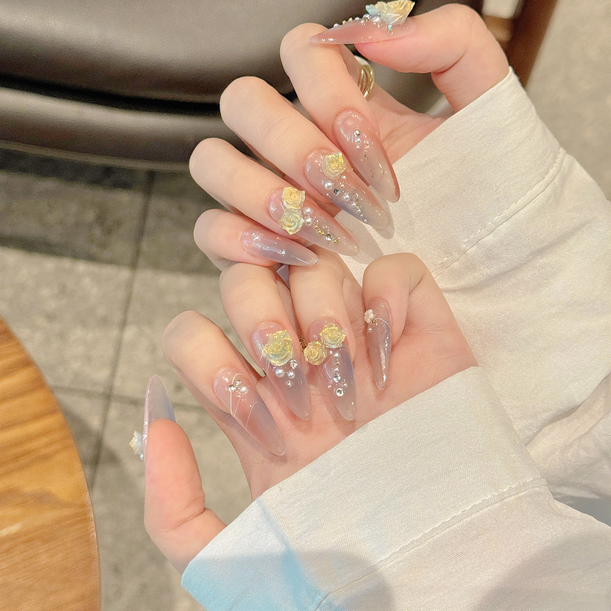 Künstlerisches Floral 3D Press-On Nagelset