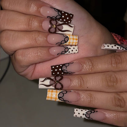 Elegantes dekoratives Nagelkunst-Set