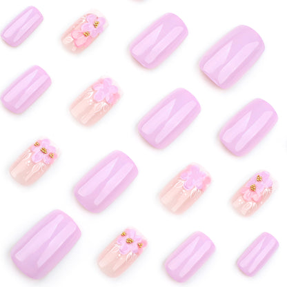 Kunstvolle Nagelverlängerungen mit floralem Design Brehn