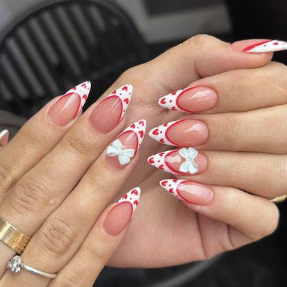 Dekorativer Herzakzent Stiletto Nagelkunstverlängerungen Brehn