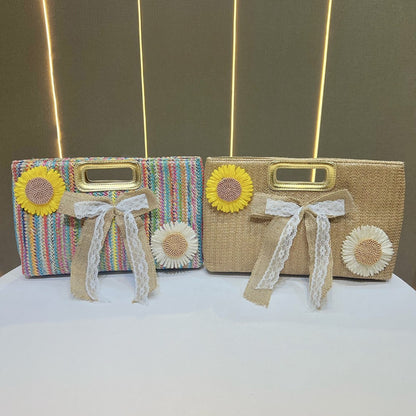 Dekorative Stroh-Clutch