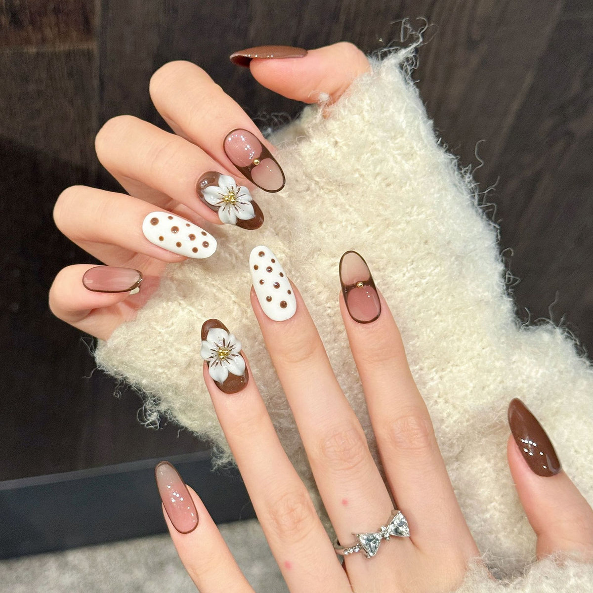 Dekoratives Premium Press-On Nagelkunst Set