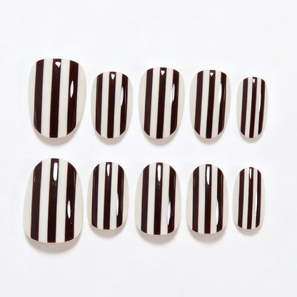 Gestreiftes Nagelkunst-Wickelset Brehn
