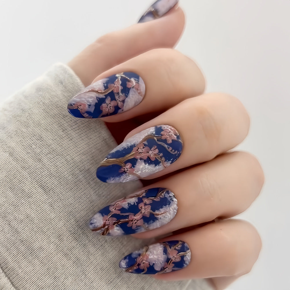 Künstliche Fingernägel im floralen Design Brehn