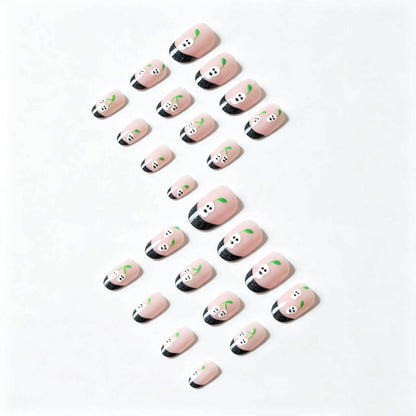 Künstlerisches Schädel-Thema Nagelkunst