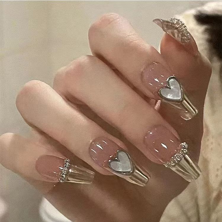 Elegante Kunstnägel mit Funkelndem Glitzer Brehn