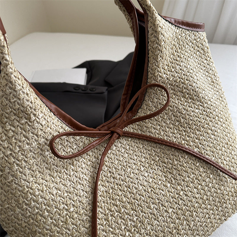 Gewebte Strohtasche für den Strand