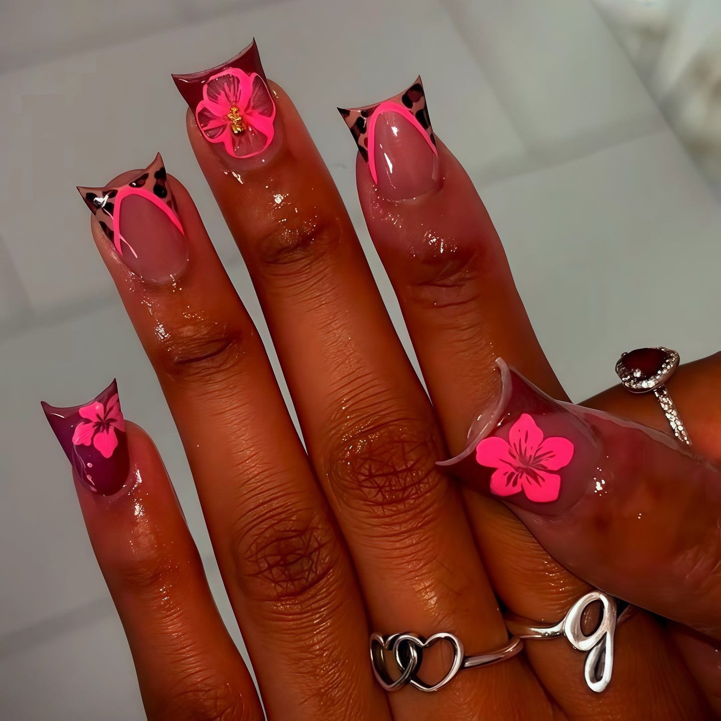 Floral Cat-Ear Design Press-On Nails Brehn