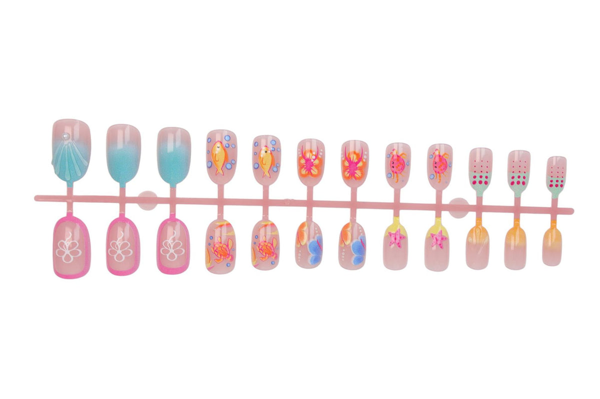 Kunstnagelset mit bunten Blüten- und sommerlichen Designs Brehn