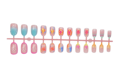 Kunstnagelset mit bunten Blüten- und sommerlichen Designs Brehn