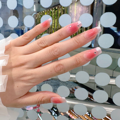 Dekorative Strass-Nagelkunst Brehn