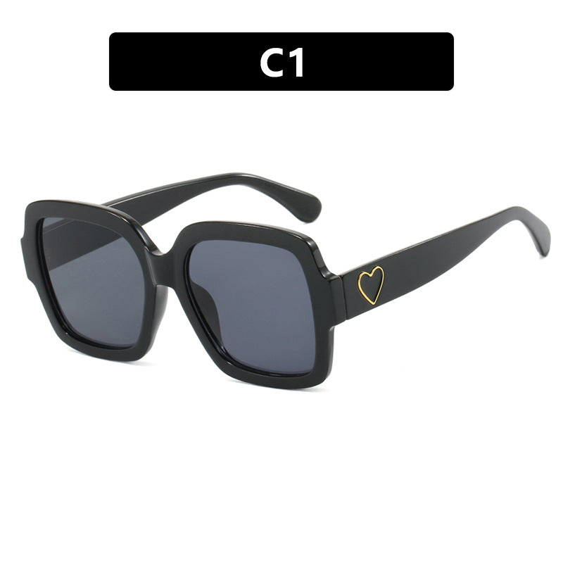 Damen quadratische Sonnenbrille mit modischem Herzakzent Brehn