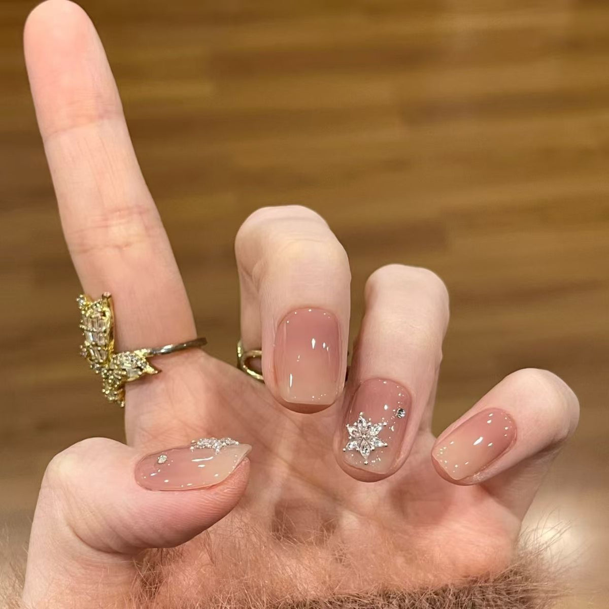 Elegantes Strass-verziertes Press-On-Nagelset