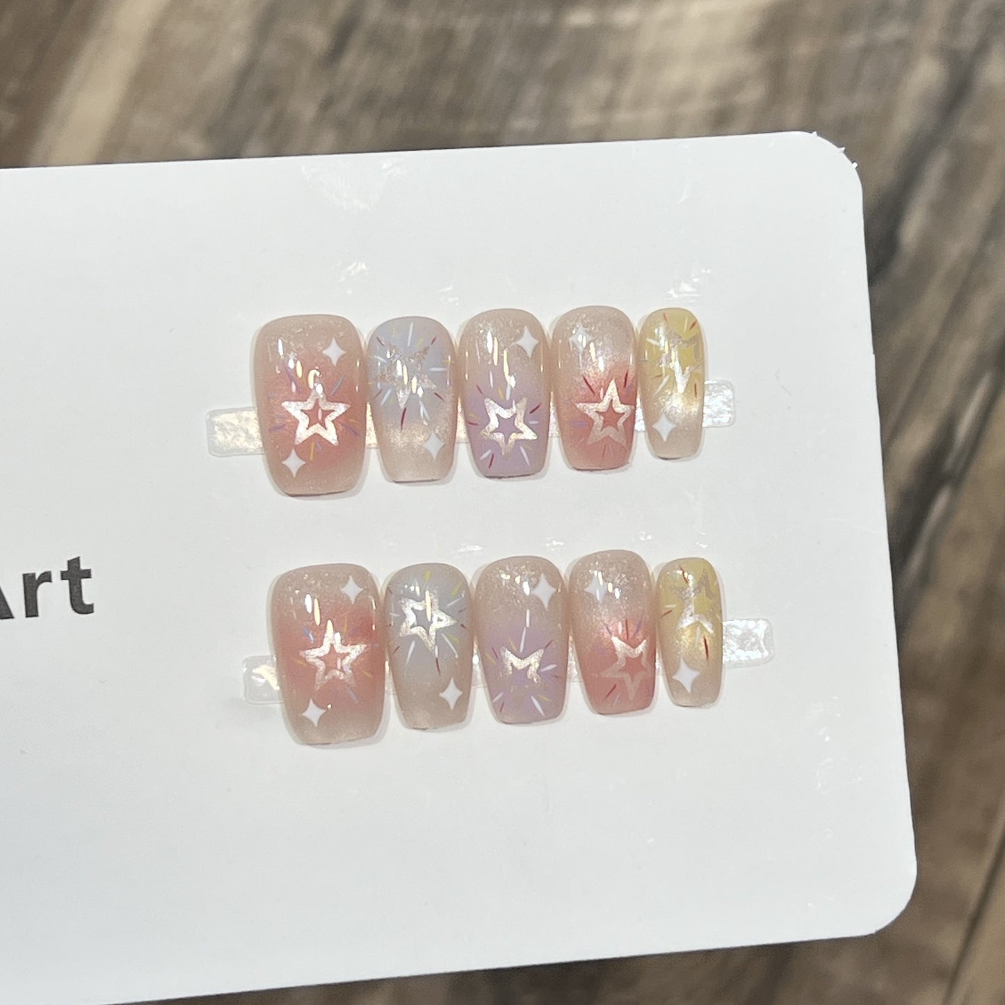 Themen Press-On Nagelkunstset mit Hello Kitty Designs Brehn