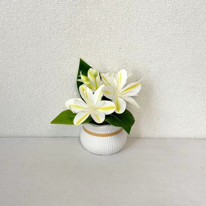 Künstliches Blumenarrangement für dekorative Wohnungsdisplay