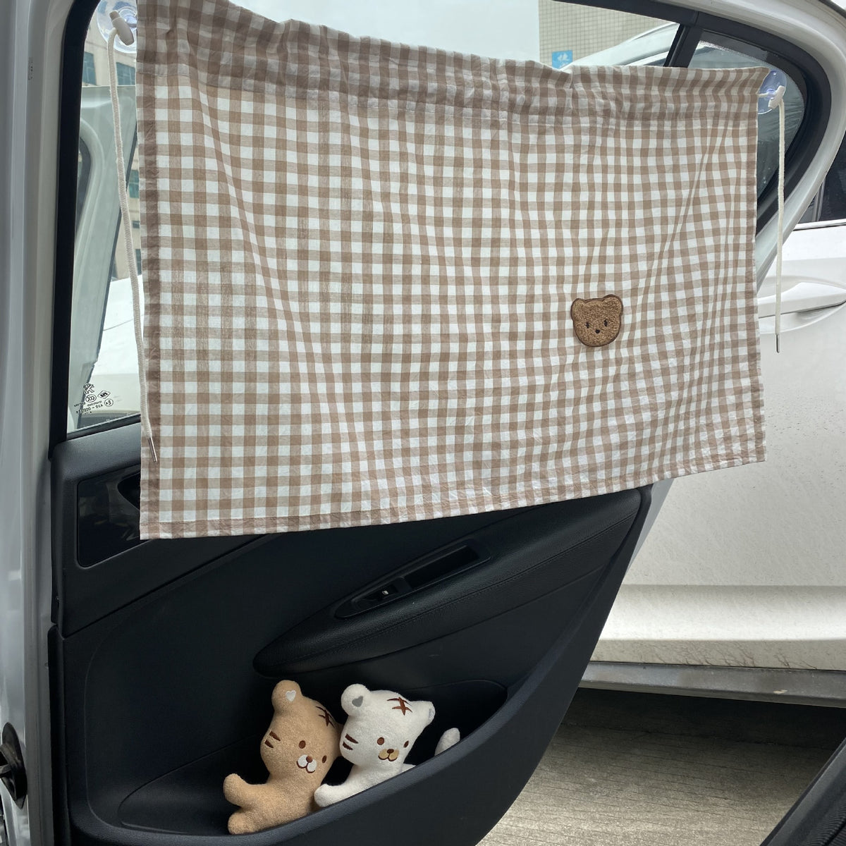 Autofenster-Verdunkelungsvorhang mit Saugnäpfen und Karo-Baumwollpaneel