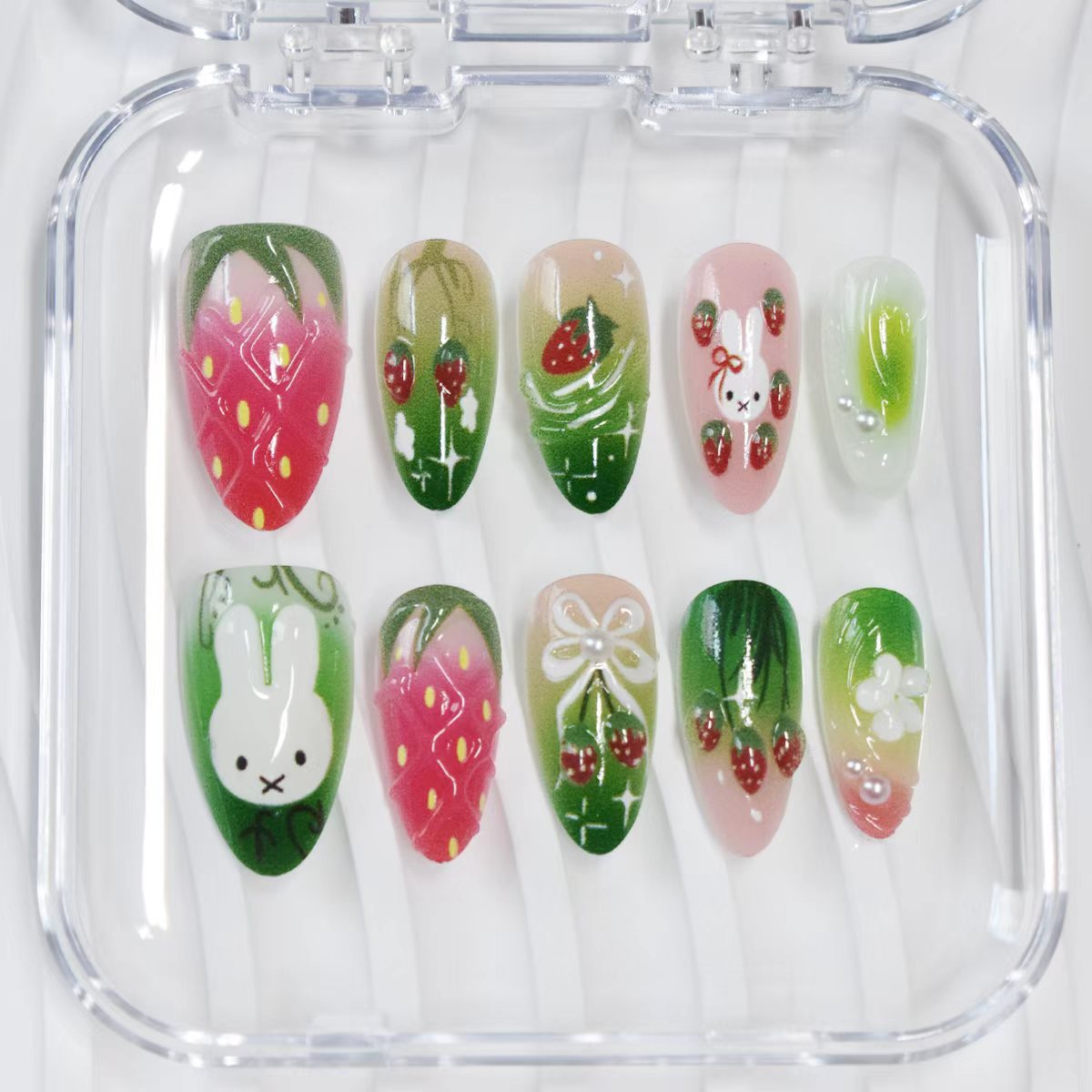 Künstlerisches Floral Press-On Nagelset Brehn