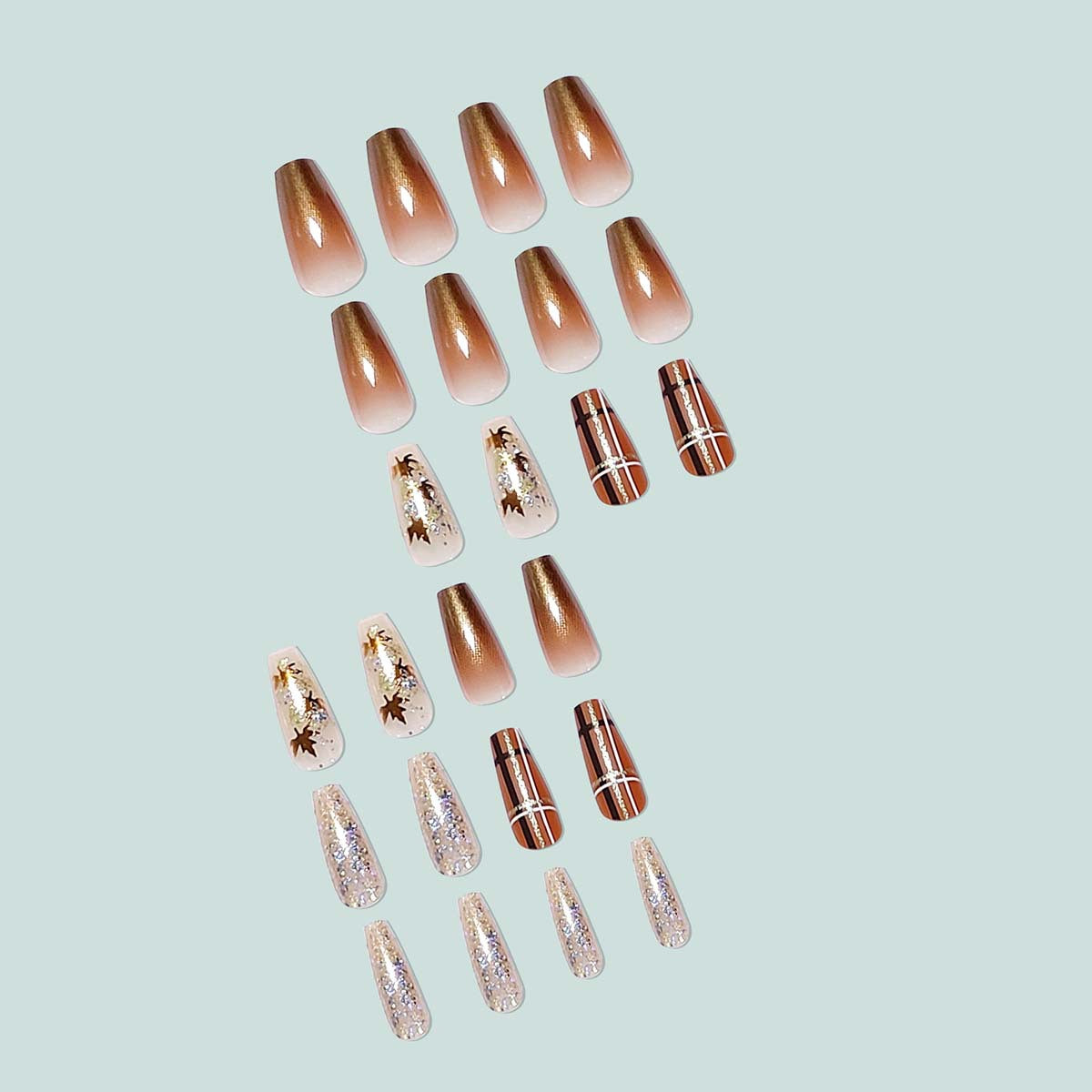 Kunstvolle Nagelkunst mit glitzernden Akzenten Brehn