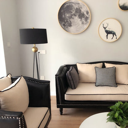 Zeitgenössische Stehlampe mit elegantem Schirm