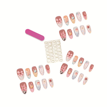 Künstlerisches Press-On-Nagel-Set mit floralem und Muschel-Design