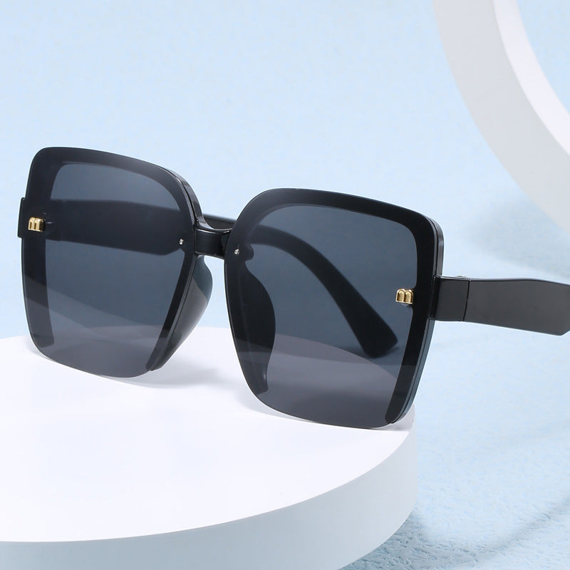 Damen oversized Sonnenbrille mit stilvollem, modernem Rahmen Brehn