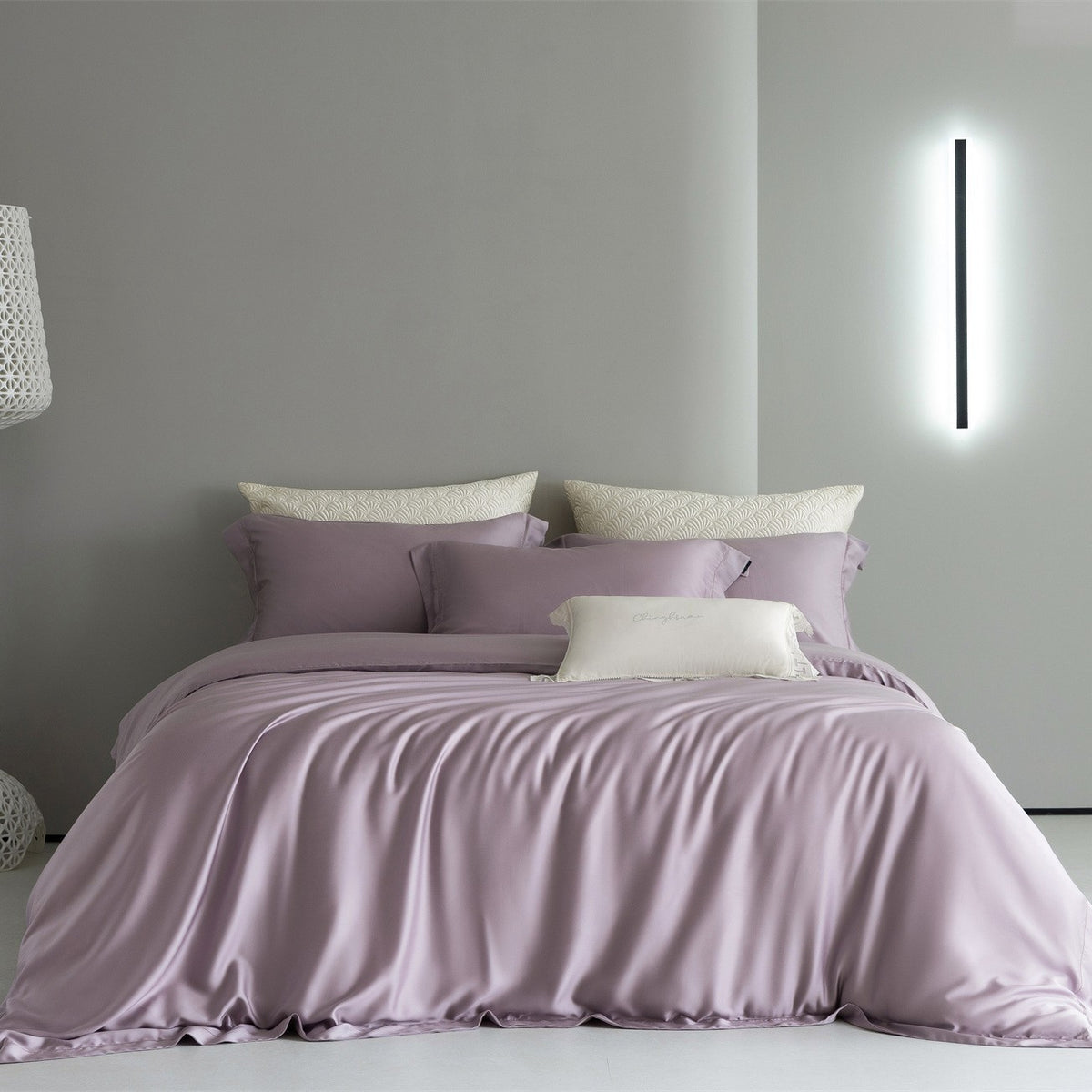 Luxuriöses Seidenglatte Kühl-Duvet-Bezug-Set mit tiefem Rock und Umschlagkissenbezügen