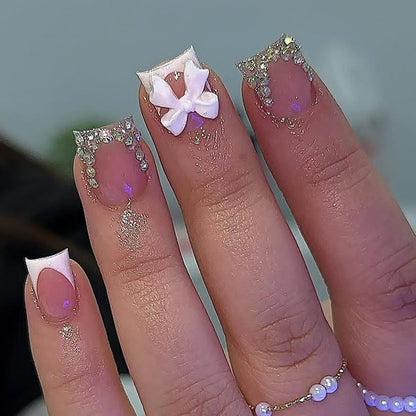Kunstnagelset mit glamourösen Verzierungen Brehn